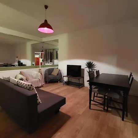 Au Coeur De Ménilmontant Parigi